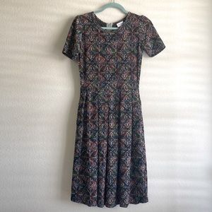 Small LuLaRoe Short-Sleeve dress with POCKETS!!